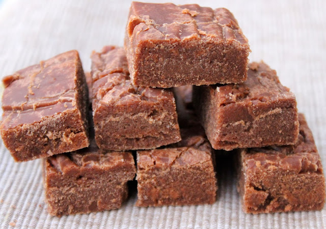 Old-Fashioned Chocolate Fudge- Better Than the Marshmallow ...